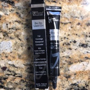 IT Cosmetics bye bye under eye concealer